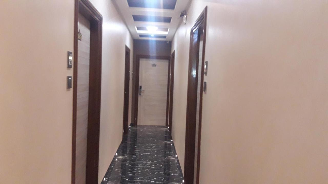 Shine Hospitality Hotel Мумбай Екстериор снимка
