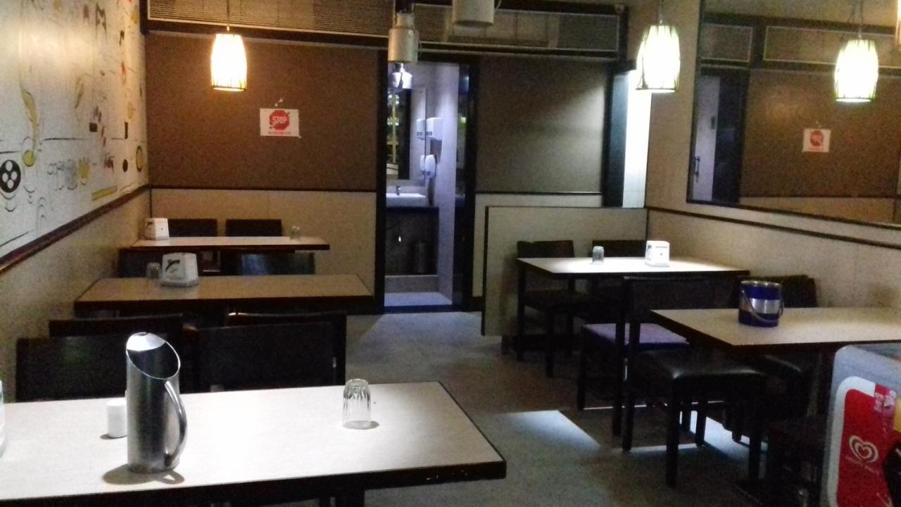 Shine Hospitality Hotel Мумбай Екстериор снимка