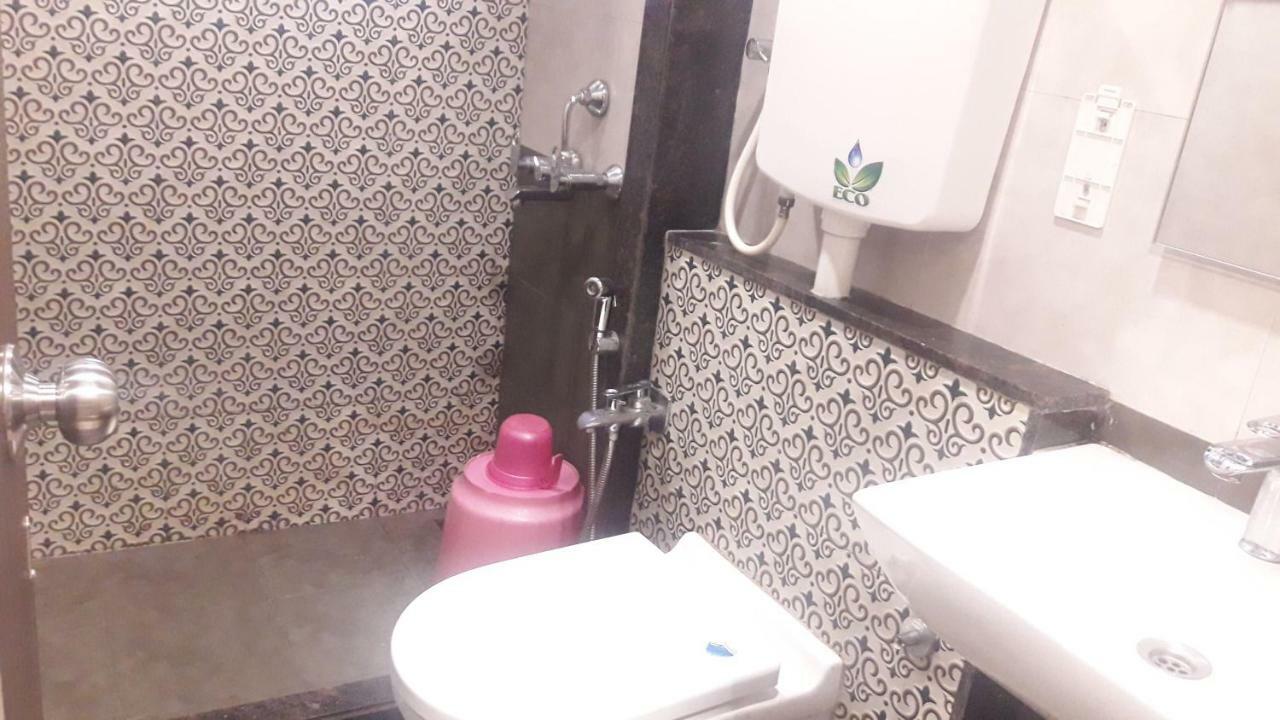Shine Hospitality Hotel Мумбай Екстериор снимка